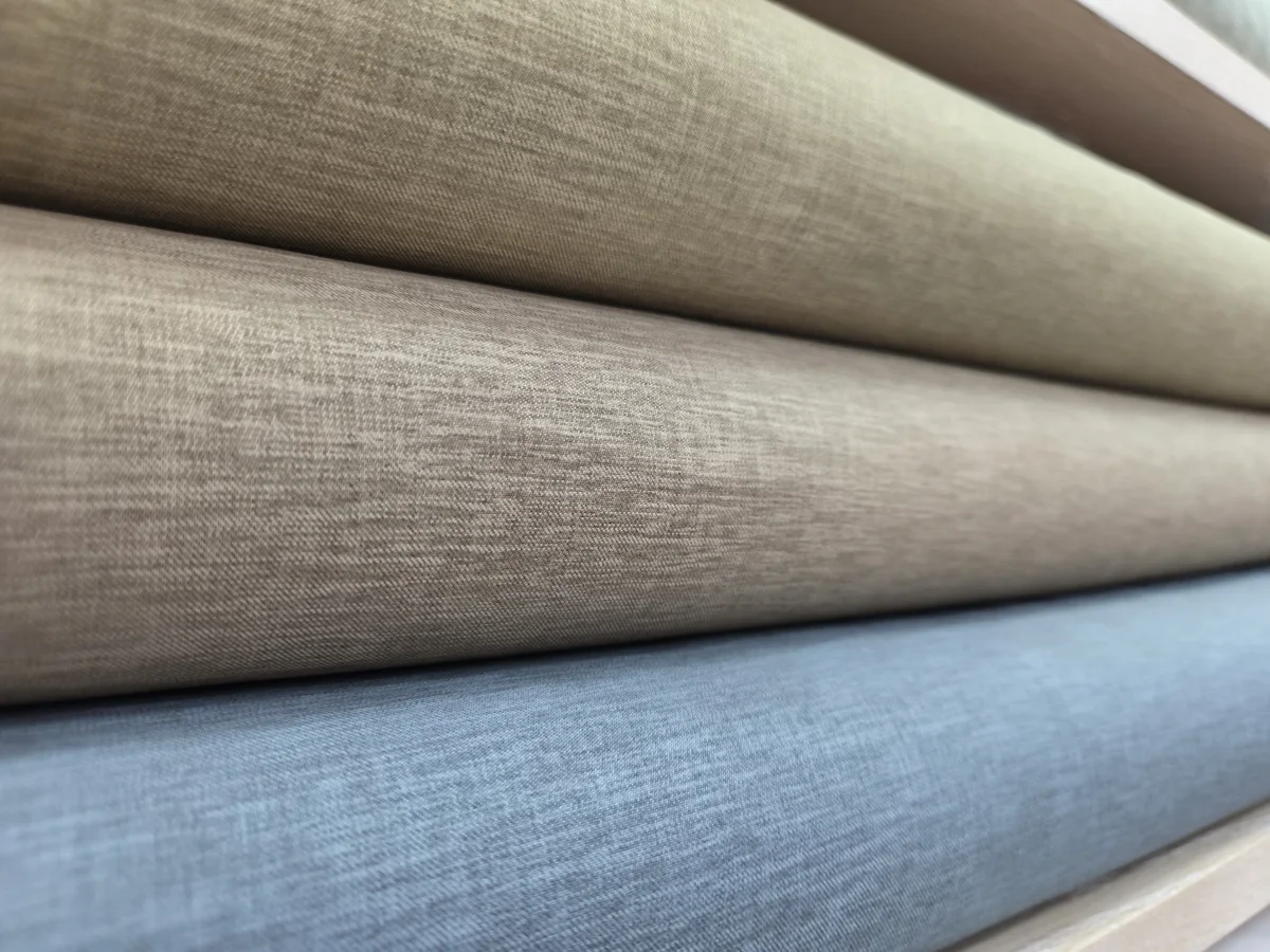 Rolls of Ramada Miss in brown and blue